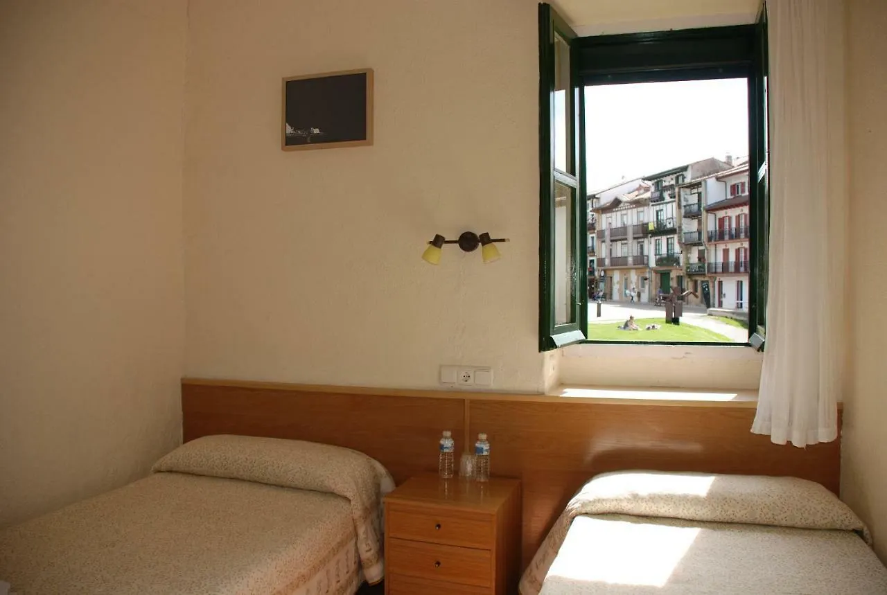 Hostal Zaragoza Hondarribia Guest house
